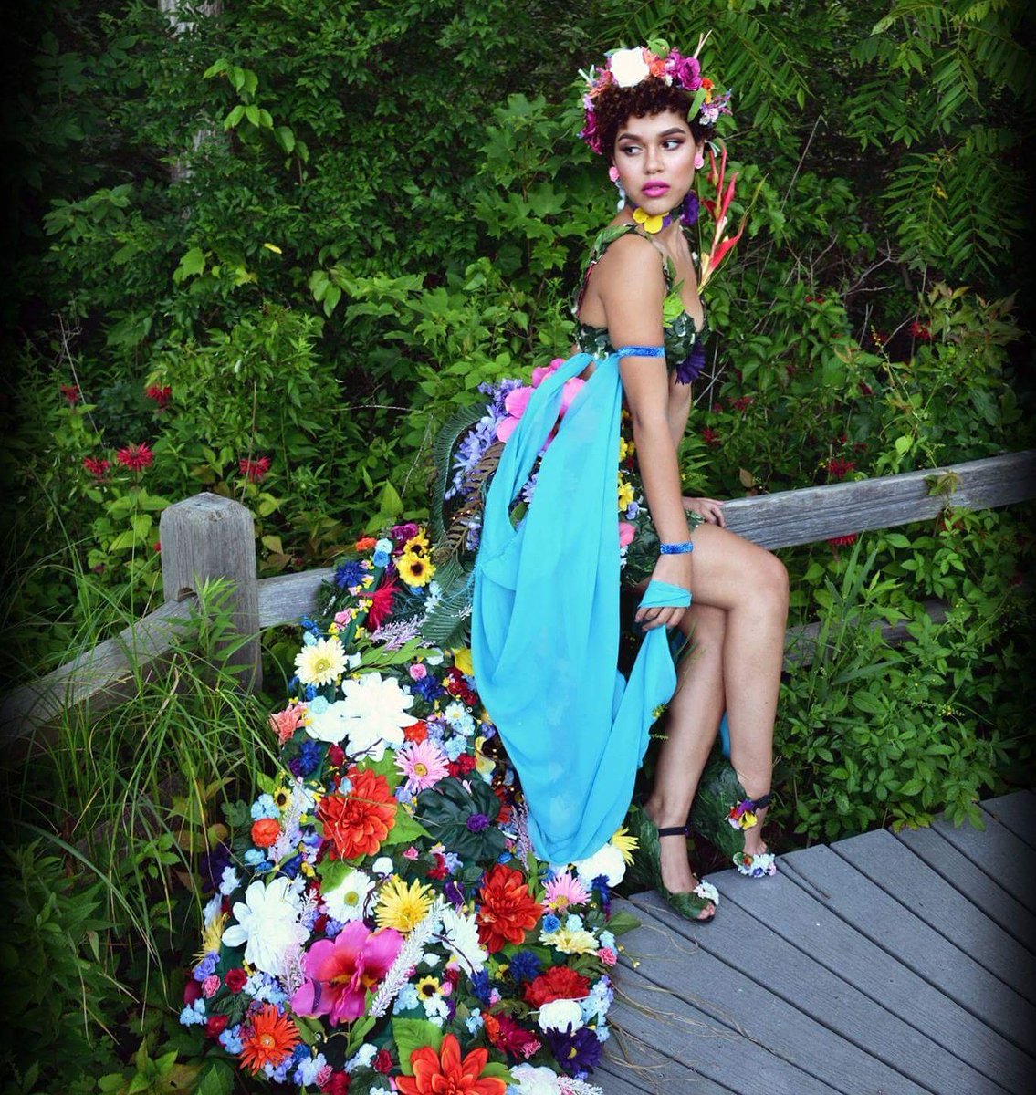 RicanAngel05's tweet photo. Handmade Rainforest Pagaent Gown #QueenMonster @ladygaga @queenmonster PC: Michael Tucker of MJ Studios https://t.co/EjOtmOUj6u