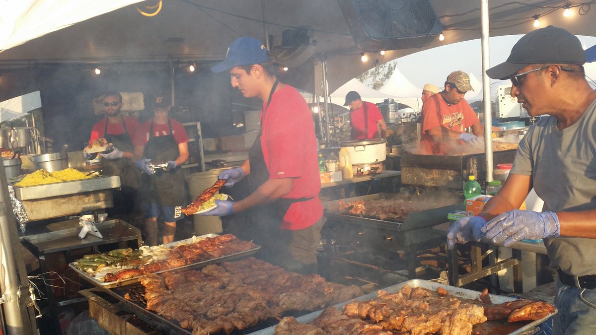 rockf's tweet photo. Eating at the #festivalofthelakes. https://t.co/f9dXK1HON5