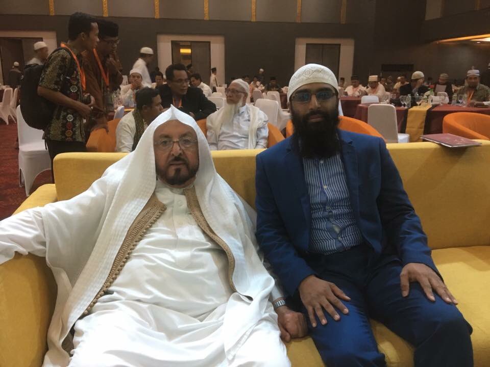 WaseemRazviAus's tweet photo. With Sheikh Dr Salman AlBeera - Professor st #Jamiah Ummul Qura, #Makkah
During South East Asia Summit & #Islamic #Conference in #Indonesia https://t.co/ZpqnYagTCR