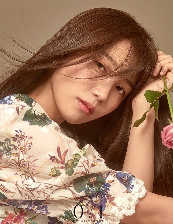 AllAboutApinkTH's tweet photo. [PHOTO] 170720 Eunji for Digital Magazine 0/1 Creative Book - 2017 Red Flower Art Project https://t.co/IvGNWI5QS5