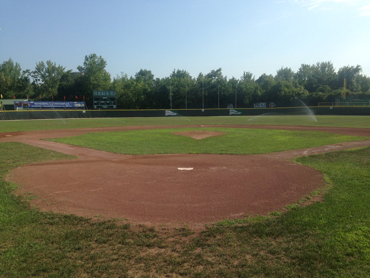 VCLTournaments's tweet photo. BILSKIE FIELD & THE VET AWAIT THE 10's #ONLYATVCL https://t.co/VXT3D8NS8s