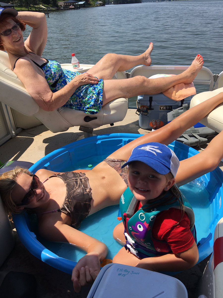 mert74jones's tweet photo. Lake days are awesome with my family, wishing everyday was a lake day#lovingthelake#onthepontoon. #MakingWaves #catchinrays https://t.co/JP8b9Kw3mC
