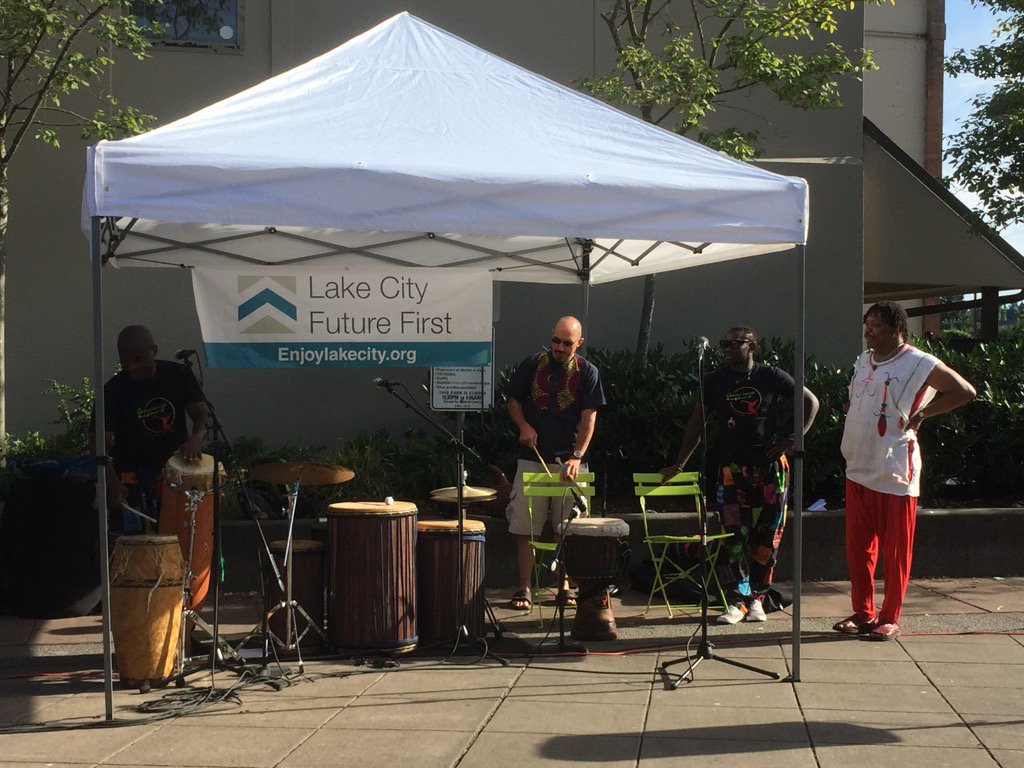 EnjoyLakeCity's tweet photo. West African Drumming in the #LakeCity Mini Park -#Gansango tonight @SeaNeighborhood @SeattleParks https://t.co/iZcdDUKtXN