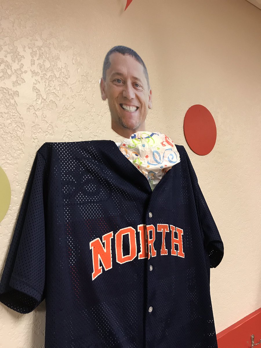 Carriesaunders's tweet photo. Not sure how I feel about this @Briansaunders11 @RockPointCville #equipconference #sports https://t.co/AcjinIfkJQ