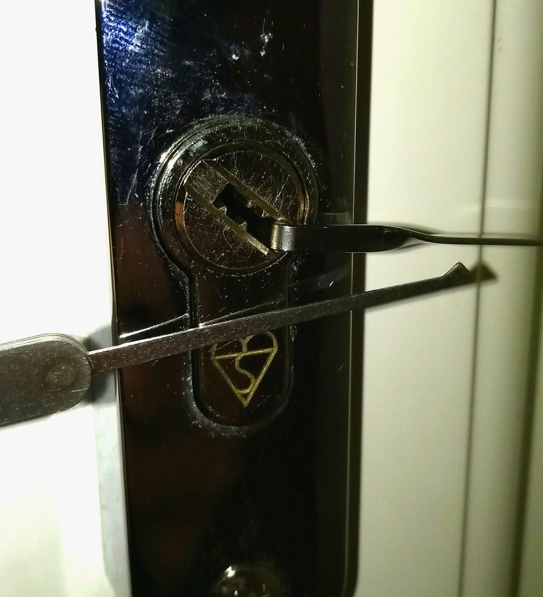 hackery's tweet image. Just picked a Millenco Magnum high security (dimple+sidebar) lock (our back door–lost key). Pretty pleased with that @jayester @TOG_Dublin