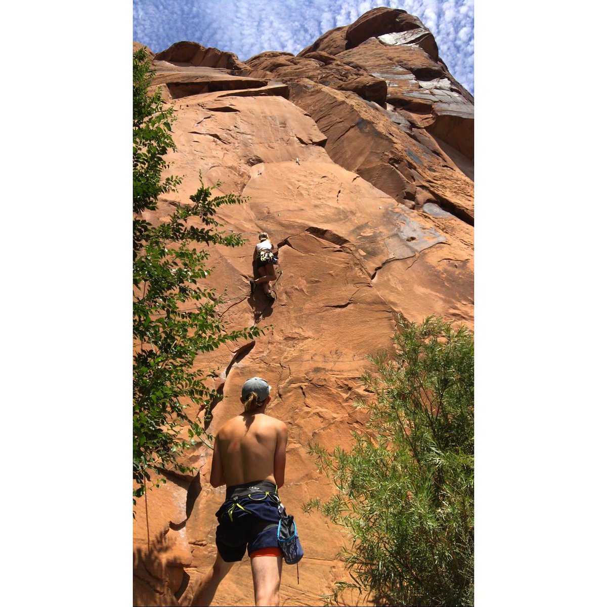 TiffanyMessick3's tweet photo. One more picture from our trip ๏ฟฝ๏ฟฝ๏ธ๐ โ๐ป#sick pic #couldn't not post it #best friend #belay #leadclimb #hellahotoutside https://t.co/i40JxiYU9U