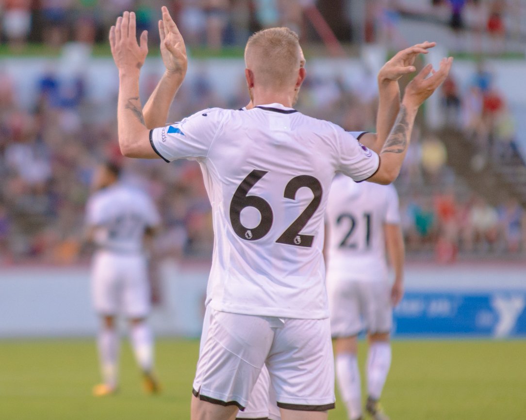 SwansOfficial's tweet photo. ๐ธ @oli_mcburnie makes way, but his goal gives the #Swans the lead in Richmond tonight...
๐ด 0 - 1 โช #RICSWA https://t.co/zVzagqHv8b
