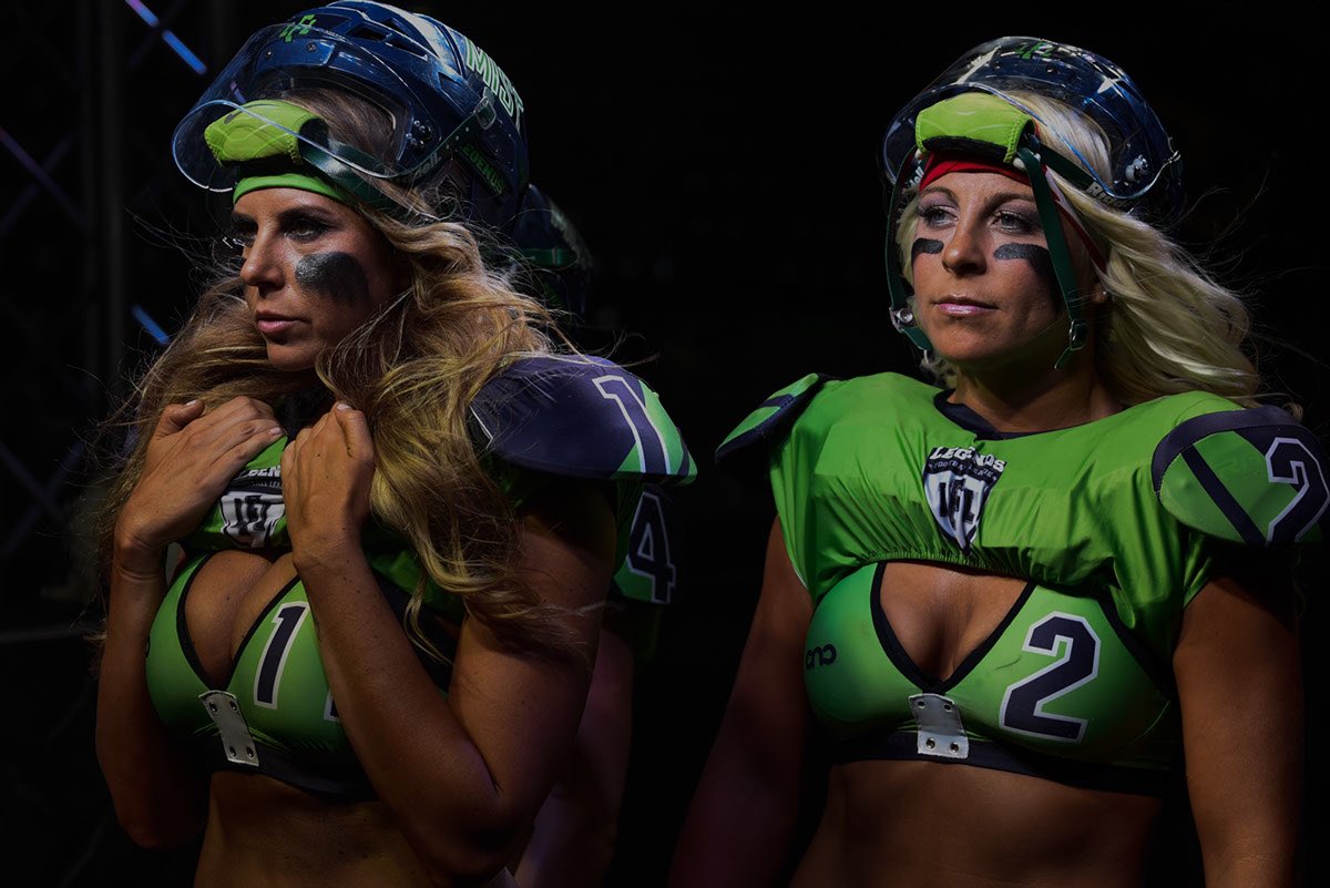 luckynik67's tweet photo. Quick, look off into the distance uninterested... @SteviBreezy #somanymemes #loveyourface #WCW #roadtothecup #lfl #seattlemist #football 💙💚🏈 https://t.co/WG7IJBtjTu