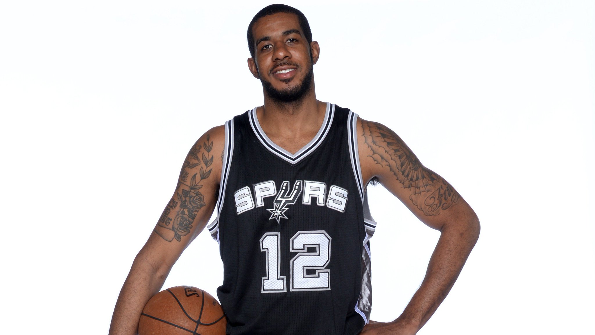 Happy birthday to LaMarcus Aldridge! 