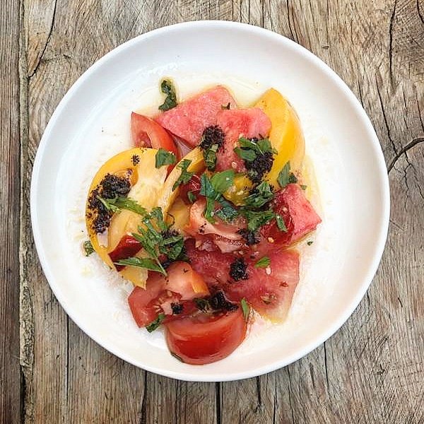 PecksArcade's tweet photo. TOMATO & WATERMELON
oil-cured olives, chiles, mint
๐
๐๐
๐๐
๐
#pecksarcade #enjoytroy #glutenfree #seasonal #produce #local #vegetableforward https://t.co/pS6yOEQEgP