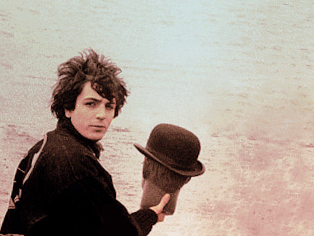 Lemonade111Baby's tweet photo. Shine shine .... don't stop #sydbarrett #pinkfloyd #themadcamplaughs #rogerkeithbarrett https://t.co/eV0AjwreZS