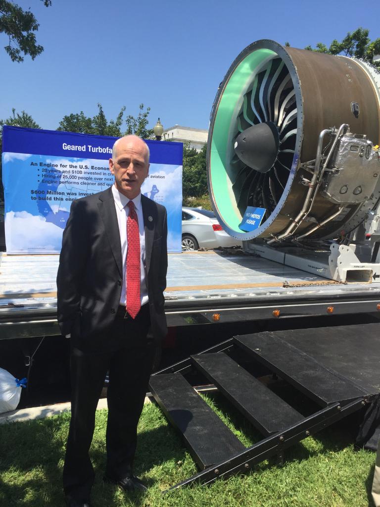 RTX_Policy's tweet photo. $2.4M in #WA State supply chain for #TheGreenEngine! Great that @RepAdamSmith could check it out today! Thnx for visiting! #UTCinAmerica https://t.co/uByXvAi0x1