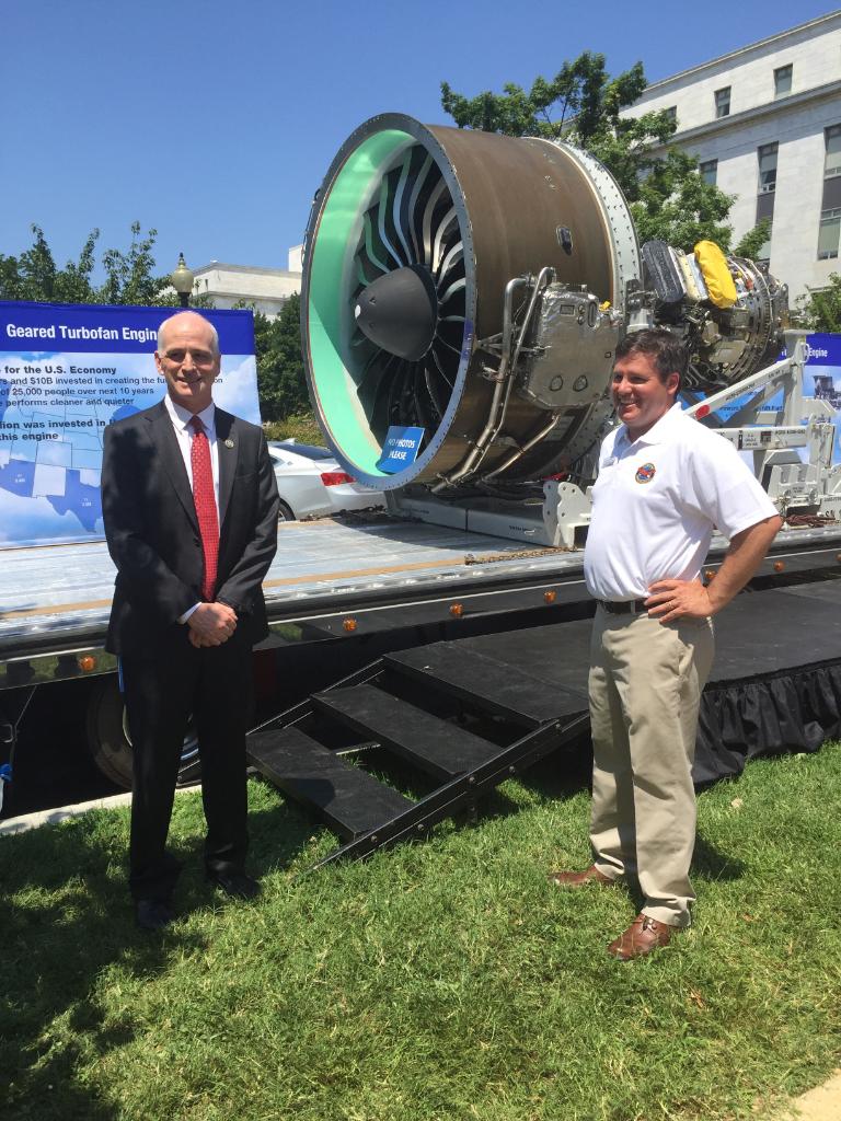 RTX_Policy's tweet photo. $2.4M in #WA State supply chain for #TheGreenEngine! Great that @RepAdamSmith could check it out today! Thnx for visiting! #UTCinAmerica https://t.co/uByXvAi0x1