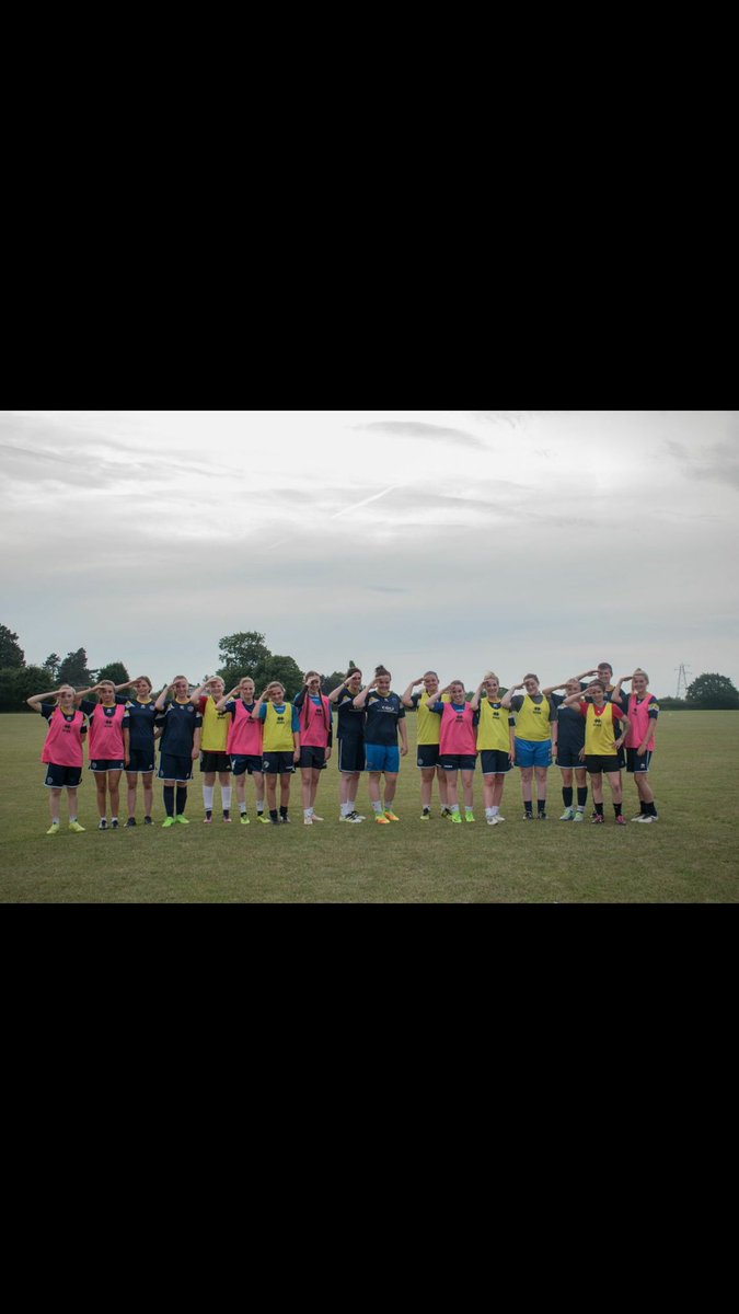 JessW1501's tweet photo. Great first pre season training session after my injury!!! ⚽️ https://t.co/aepUuU8ty5