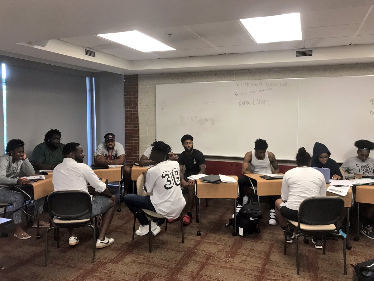 NCCUPSP's tweet photo. #PSP17 in UNIV 1100 discussing budgeting, financial planning, and money management! 🦅 https://t.co/kut2i9rEmd