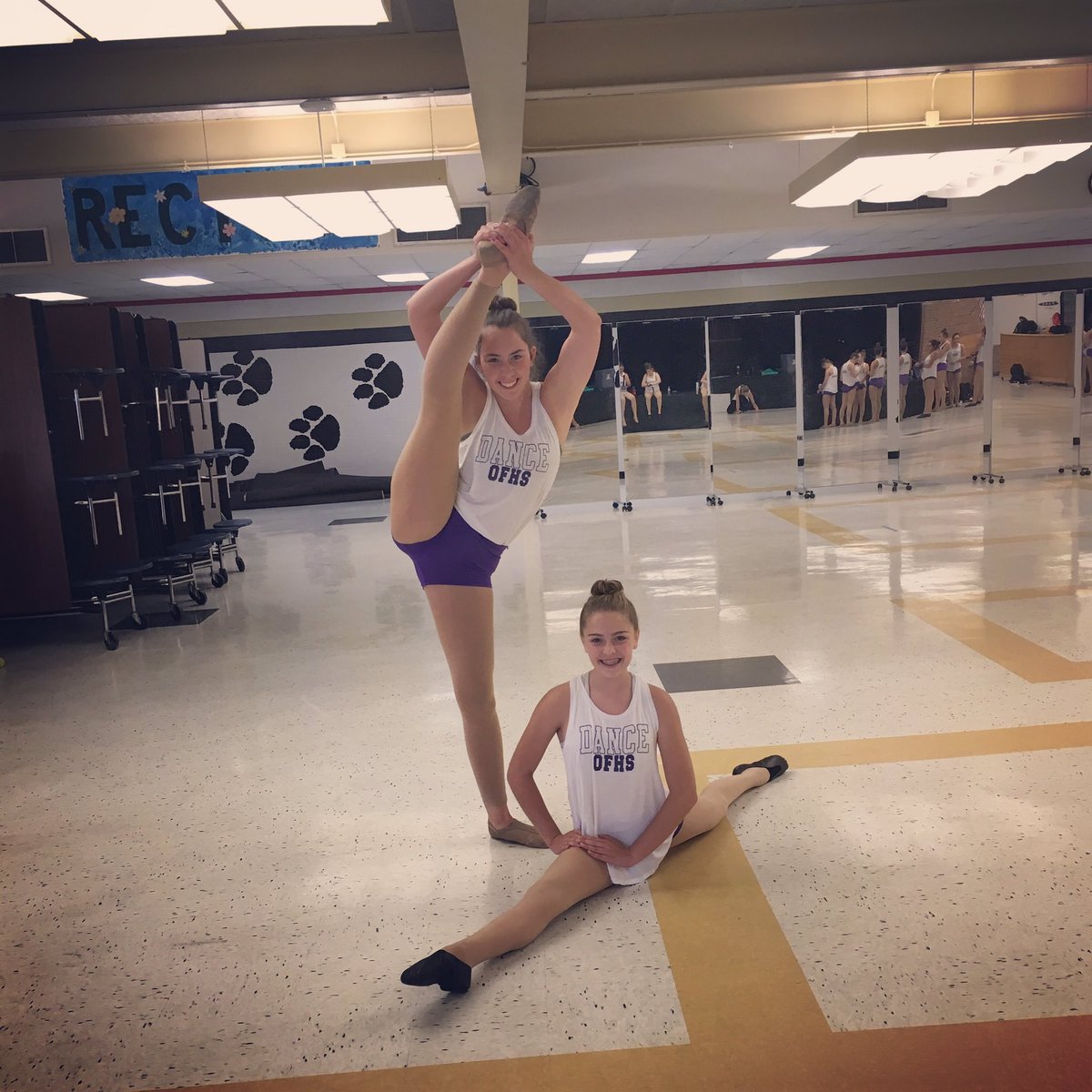 oakforestdance's tweet photo. TWO practices 'til UDA Camp!! 🐯 #jvdancer #varsitydancer #mindsetmatters #bengaldance https://t.co/Nz0kgZeWuz