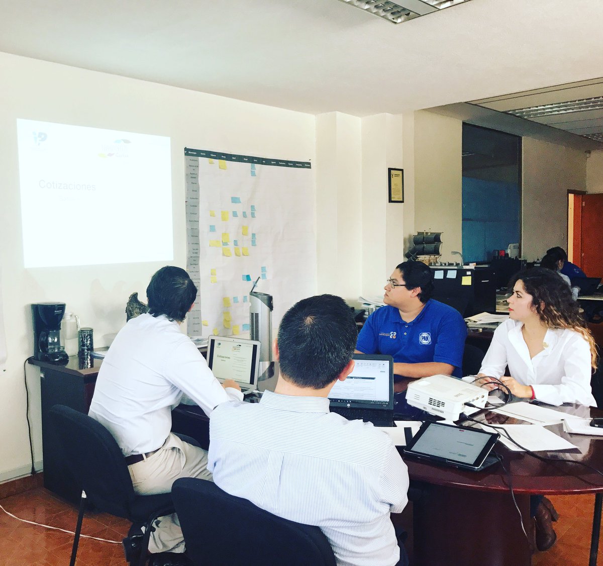 briseidaGTO's tweet photo. ¡Estamos en temas del #InfopMUN!
Tú, ¿Ya te registraste?
¡Checas las bases aquí 👉🏻https://t.co/ptTOplYcCs
#JóvenesXGto https://t.co/gvEv9f1qvg