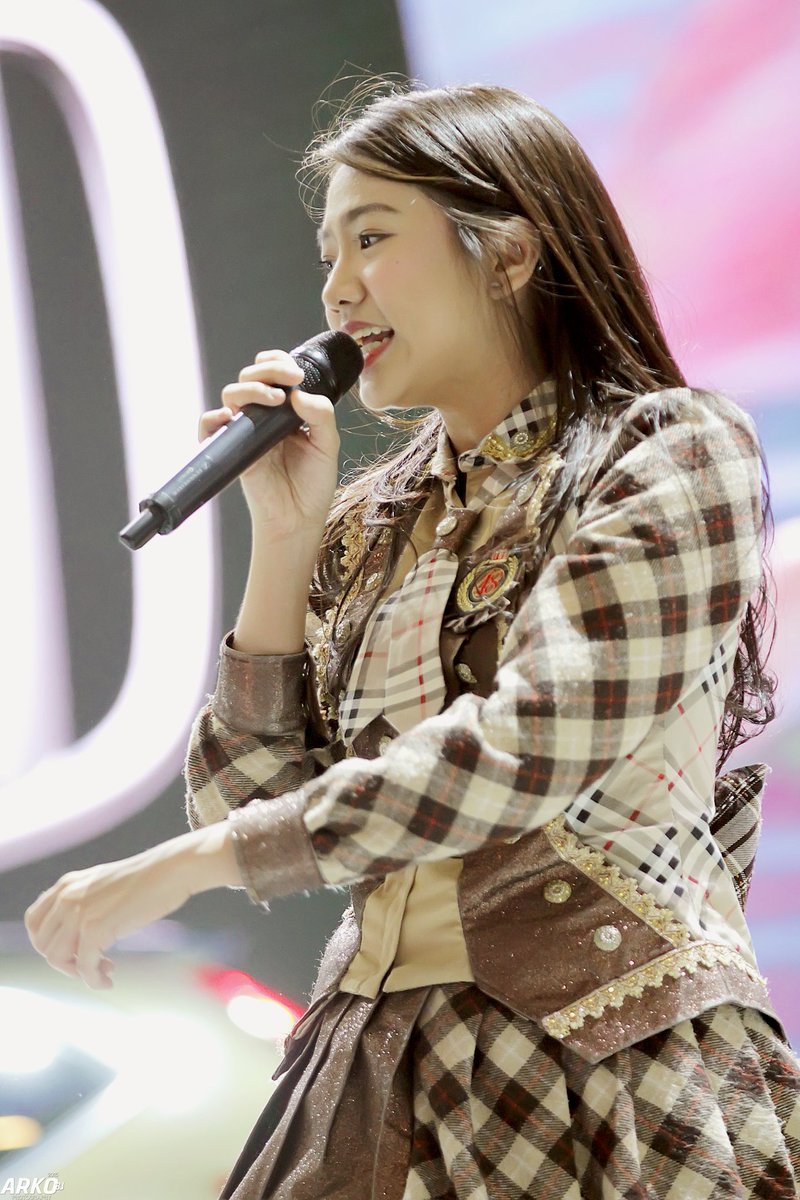 Anprimoko's tweet photo. Share Pict @shaniaJKT48 😊 https://t.co/2a8GqIFAWB