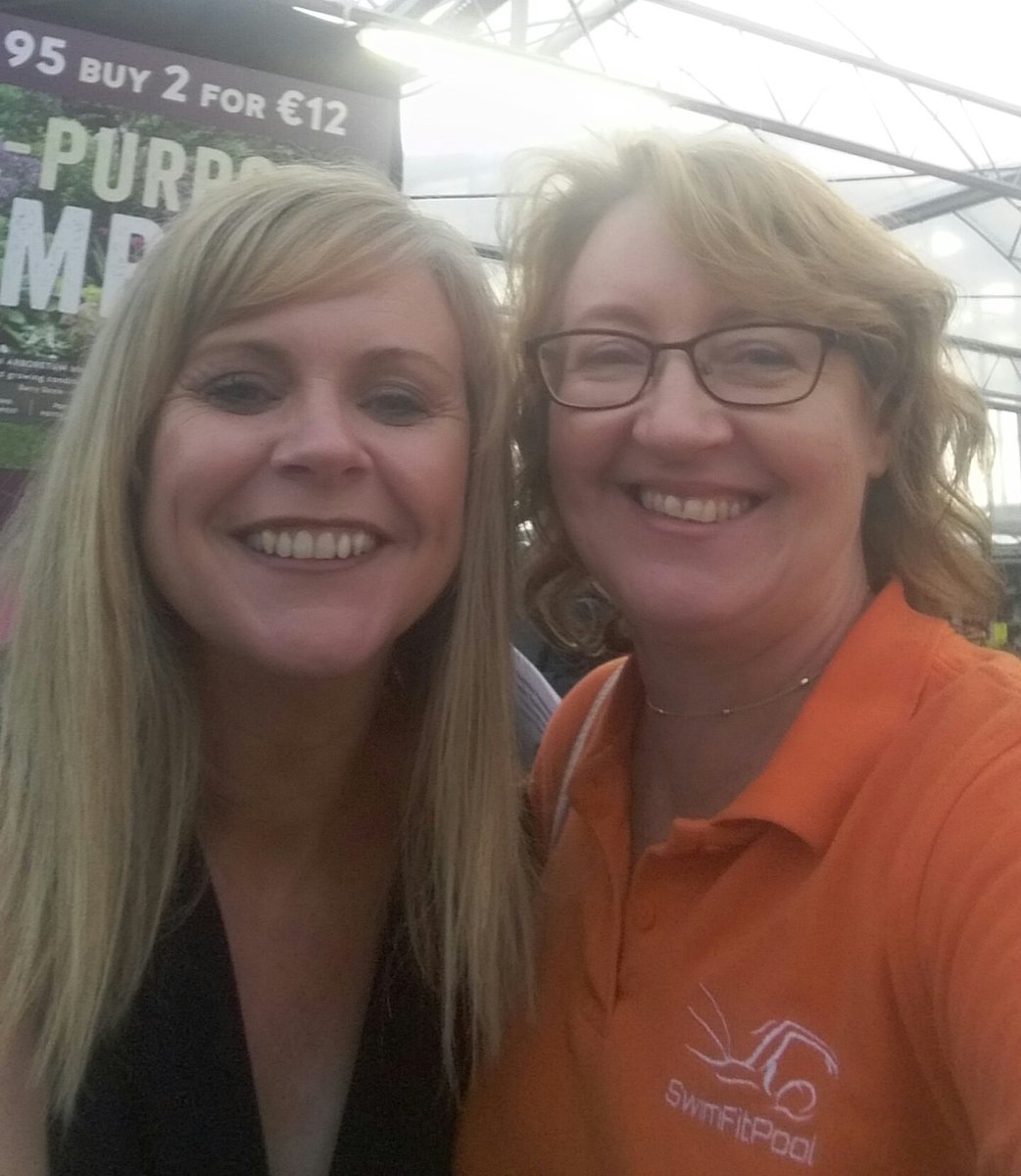 SwimFitPool's tweet photo. #businesspicnic fantastic to meet the lovely Samantha @Tweetinggoddess - thanks all for a great event #networking https://t.co/5Gj1IW2yqE