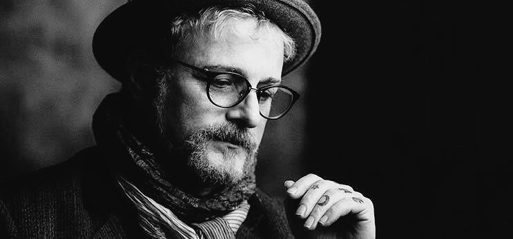 ve_sonra's tweet photo. “Ölüm hayatta birçok şeye anlam katıyor. Ölümsüz olsaydık, birbirimize değer vermezdik” Harun Kolçak.. Rahat uyu. https://t.co/iqWgfTpw3z