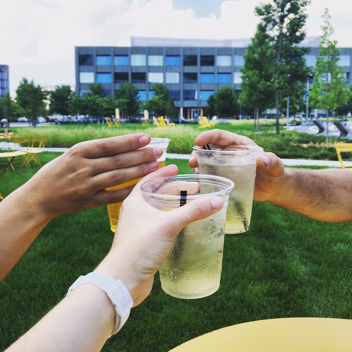 Evolve_Build's tweet image. Welcome to #EvolveBuildSocial 🍸🥂 this summer find us at various happy hours around the city to say hi😏👋🏻 #EvolveBuild #evolvebuildtheteam