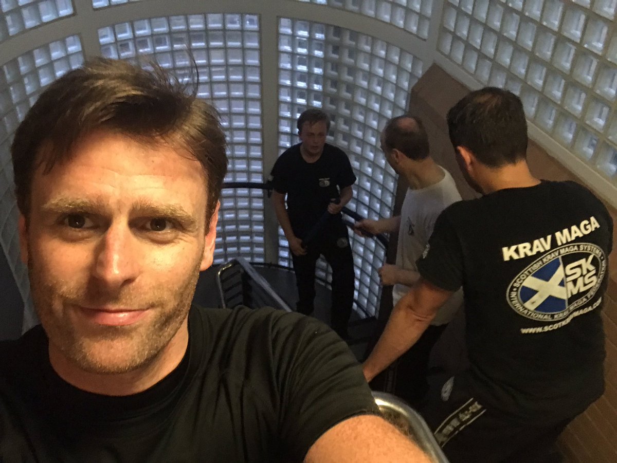 Scotkravmaga's tweet photo. Dealing with knife attacks on stairs in tonight's advanced class. #glasgow #kravmaga https://t.co/xUMzKIJmNM