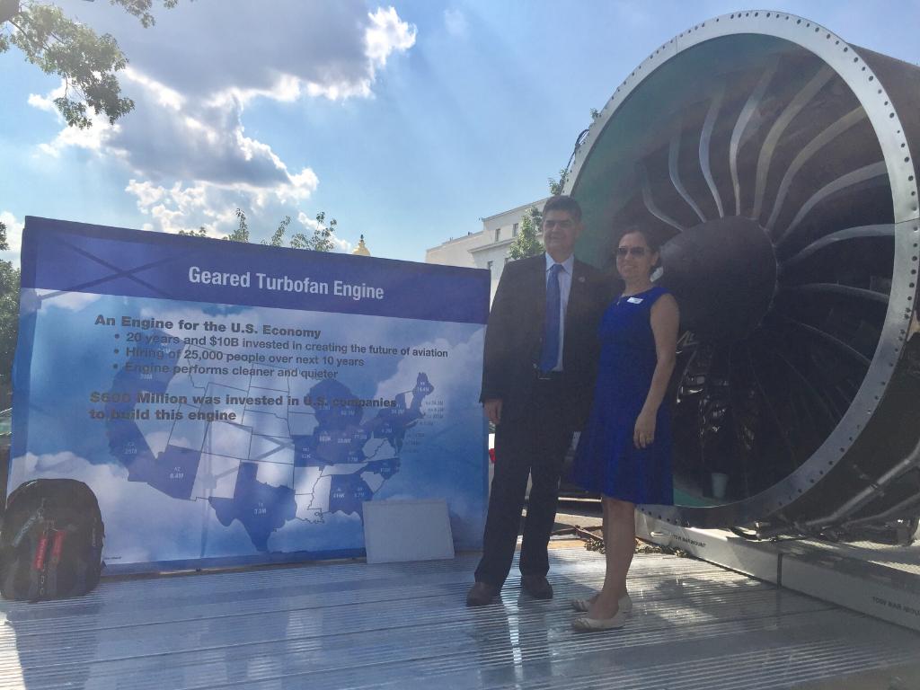 RTX_Policy's tweet photo. Great to see @RepFilemonVela today @ #TheGreenEngine & talk about the $3.3M supply chain for the GTF in #TX! #UTCinAmerica https://t.co/m8jnSFs3Dx