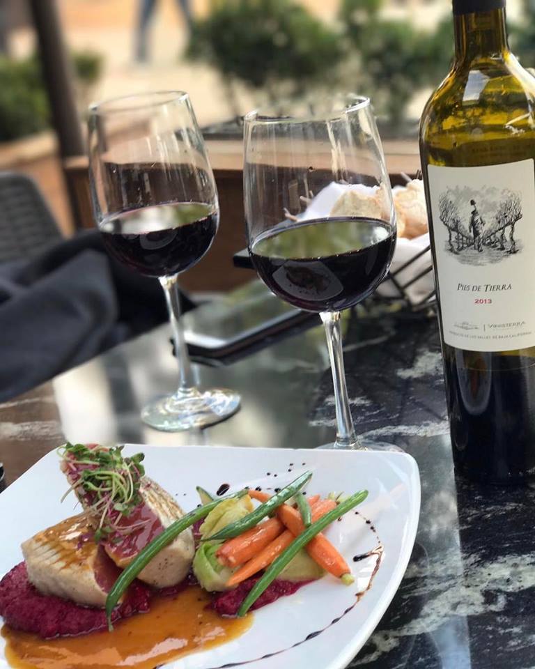 Cubo Bistro el lugar perfecto para comer delicioso y disfrutar un buen vino.🍴🍷
#Tijuana #TijuanaTasty #EnjoyBaja #DisfrutaBC
📸alex_barrazac