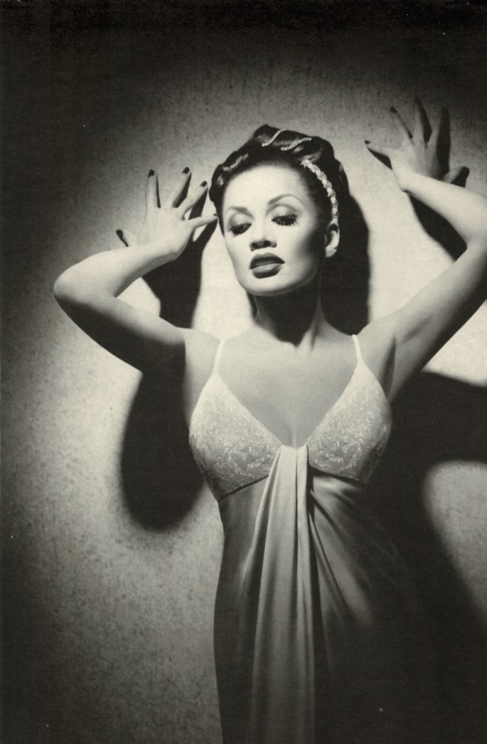 My #WCW is Vanessa Williams. Classic beauty, in classic #CMV.

W Magazine, 1995

#Beauty
#Wmagazine
#BlackandWhite