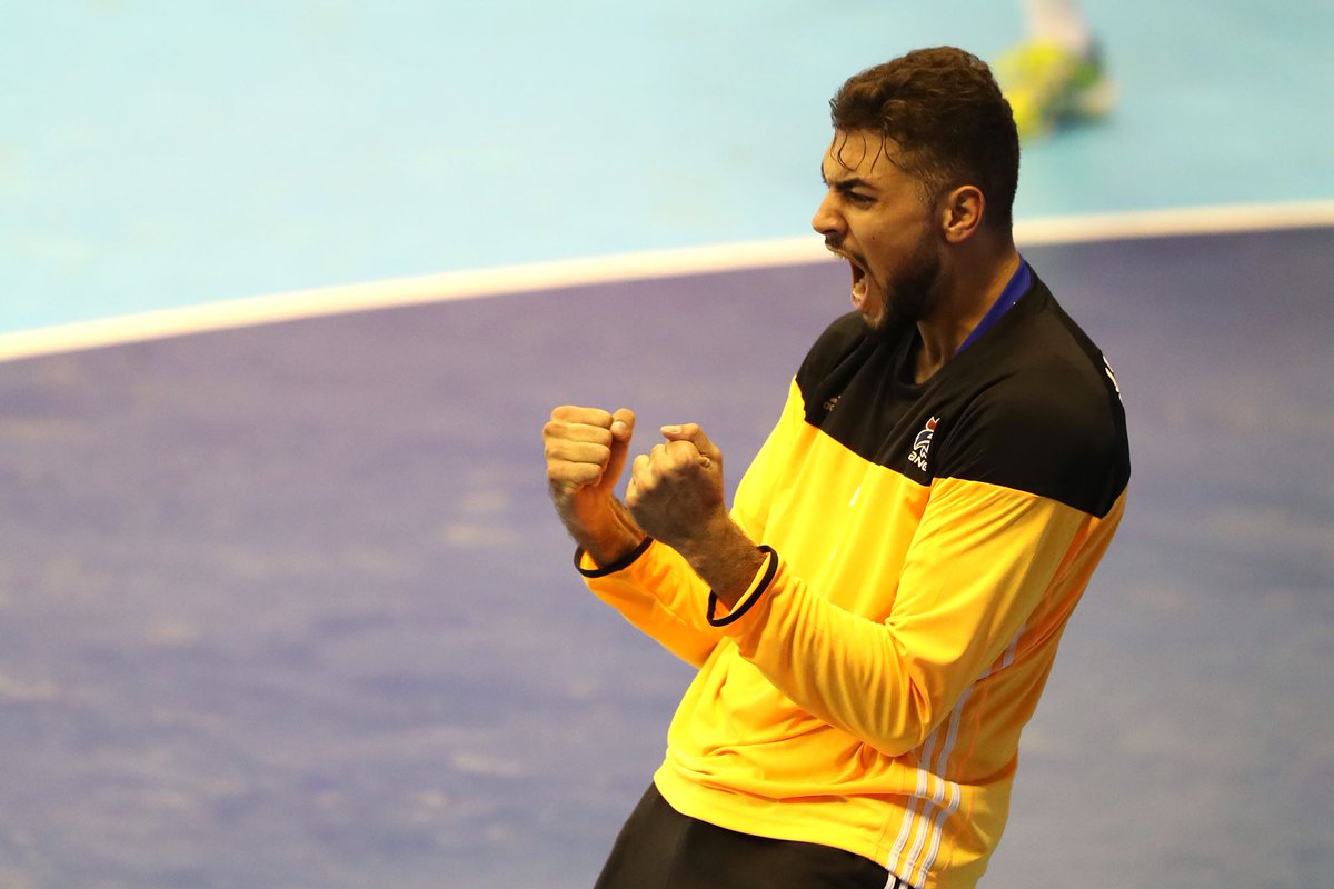 #MondialU21 <a href="/harbaoui_mehdi/">Harbaoui Mehdi</a> et <a href="/FRAHandball/">Equipes de France de Handball</a> s'imposent 31-28 vs #SUE
📊 STATS MEHDI : 13/22 dt 2/2 pen istreshandball.com/actualites/201… #BleuetFier