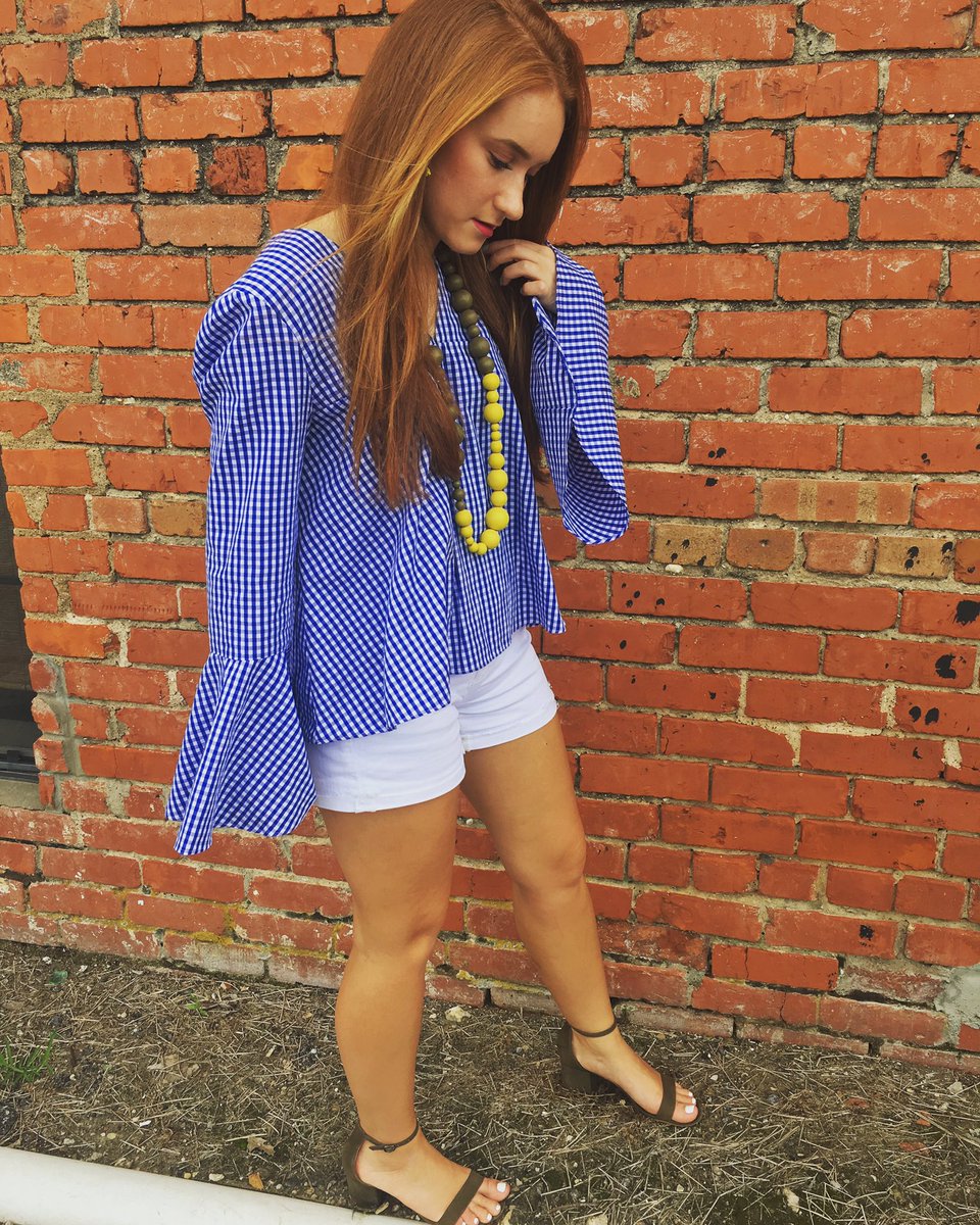 AOverdressed tweet picture