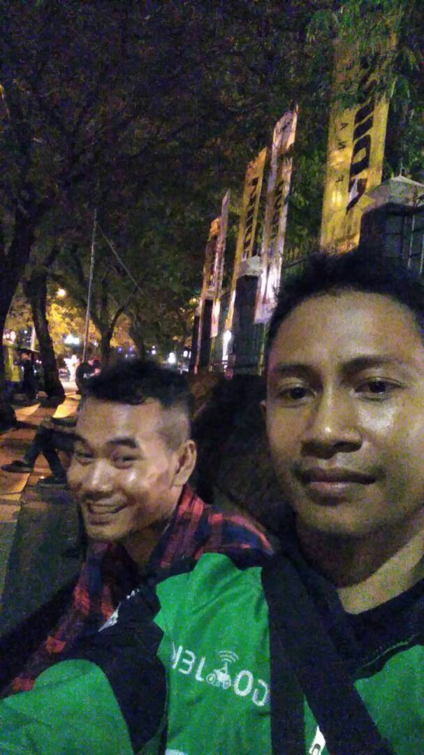 aji_ian's tweet photo. With teman gojek.. https://t.co/2lPpWcVNbi