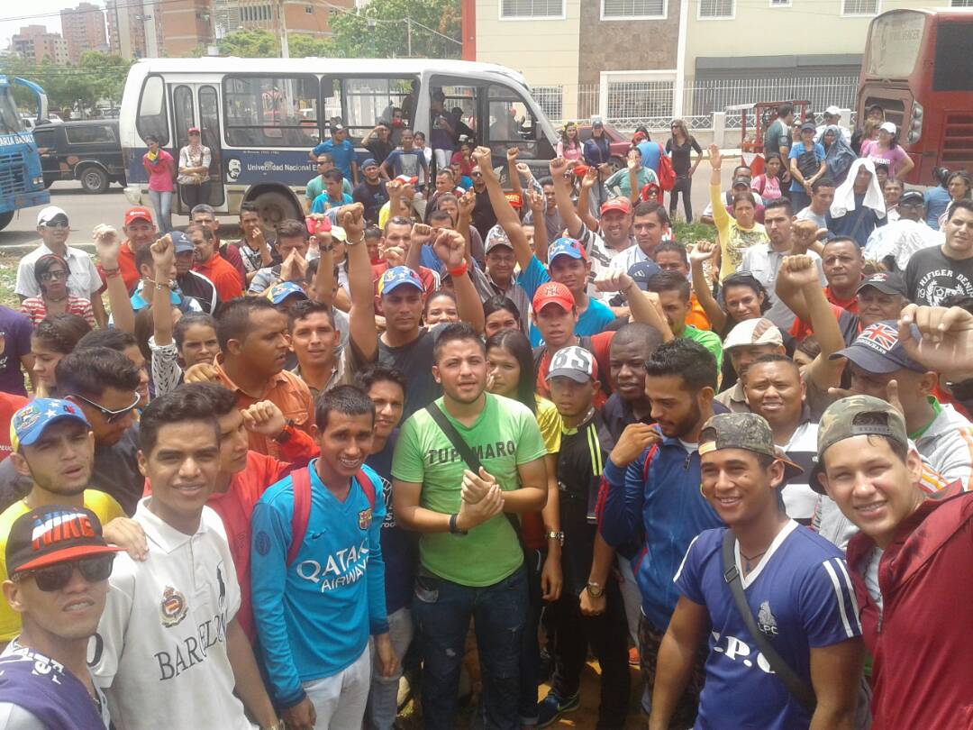 leonel_reyes_'s tweet photo. Vamos por el triunfo a la paz
OSMAR LEON
Candidato a la ANC por el sector estudiantil
#universidadespublicasvota51
#TrumpVenezuelaSeRespeta https://t.co/ZAUWxXo9rq