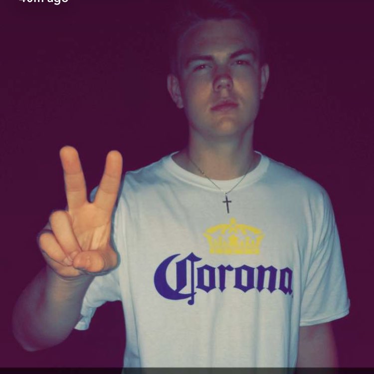 1austinmccarter's tweet photo. #NewProfilePic https://t.co/UNTf5fFkHV