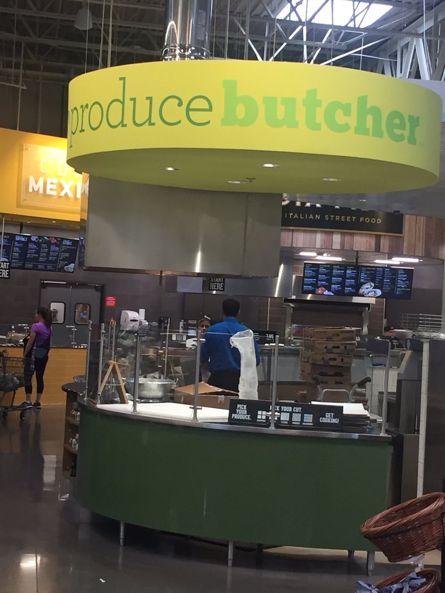 mszybn1's tweet photo. I've heard about them, and now we found one at a Hy-Vee in the Cities!
#producebutcher
The poor onions.
Such savages! https://t.co/WoK7IZwiU8