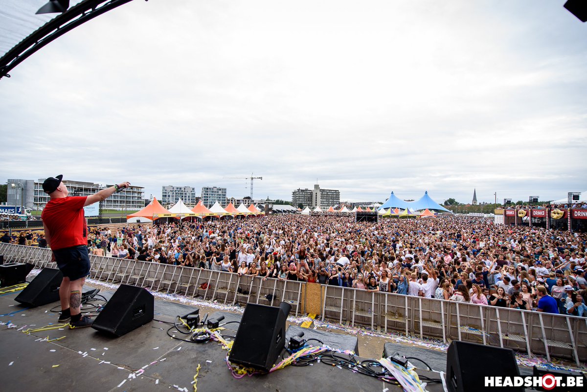 headshotbe's tweet photo. Skyve Soundsystem - Hype O Dream 2017
@Skyve @_MCmota @WillemsBram @StijnVdeV @HypeODream1 #HypeODream https://t.co/k0v75rTtuu