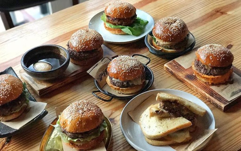 Grab a house-made lamb burger next week by Chef Janine Booth &amp; Pubbelly Boys in their PB Summer Burger Series. (📷 IG: sweetrockawaypr)