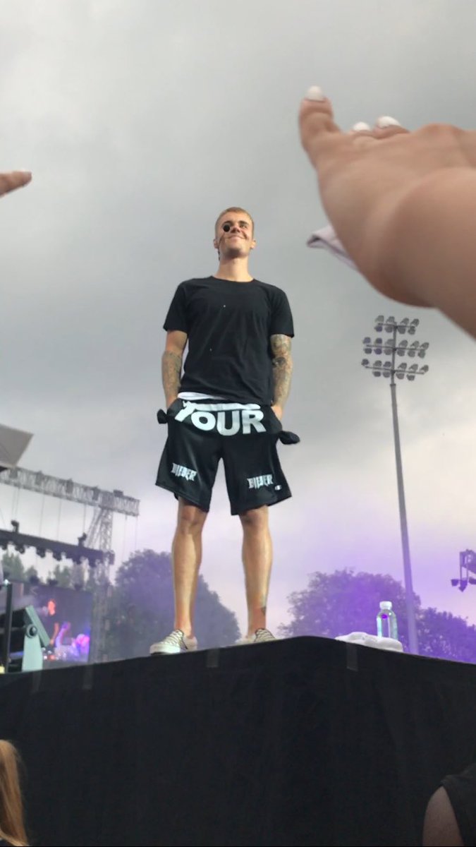 fluffybiebz's tweet photo. My purpose tour journey is officially over,I'm so thankful for the 5 shows I've experienced and I will remember this for the rest of my life https://t.co/5TD3hakl8b
