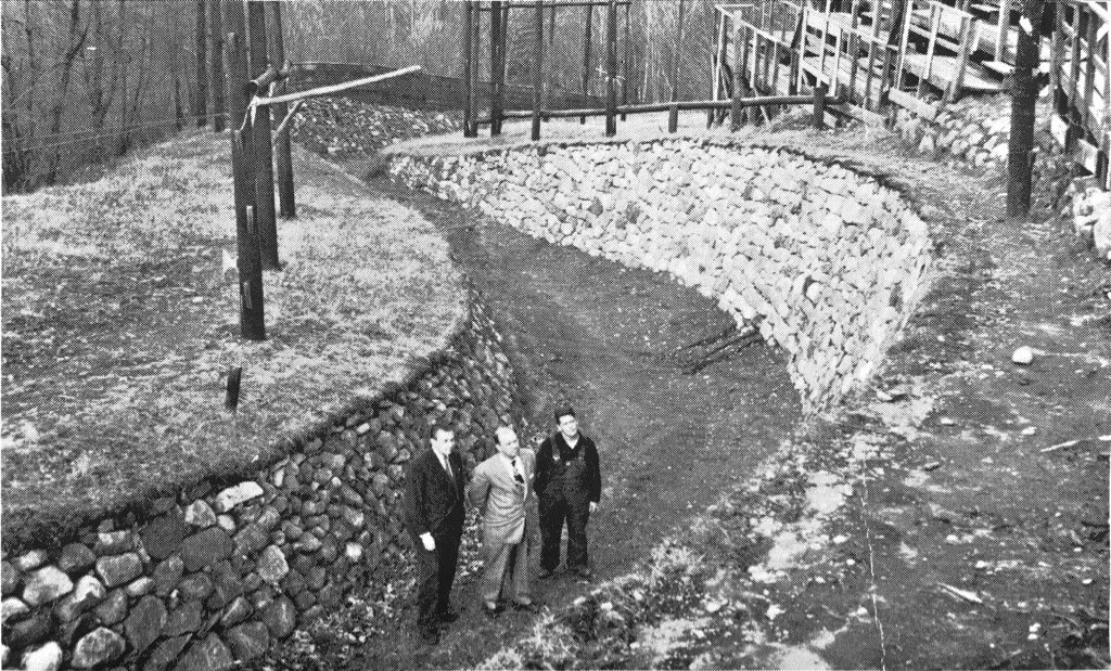 tuffylatour's tweet photo. The infamous Zig Zag curves circa. 1946 @LP_Sliding @USBSF @IBSFsliding #slidinghistory https://t.co/aJPqsEgIoO