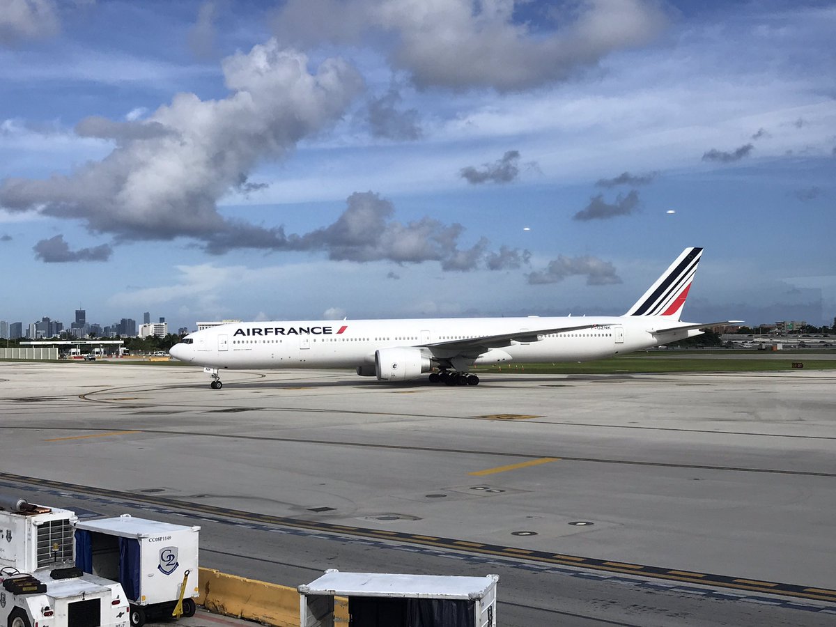4wardpath's tweet photo. Here we go again, our next adventure ... #Ireland with a quick stop in #Paris #airfrance flight just arrived in Miami https://t.co/SsjLj9v1oY