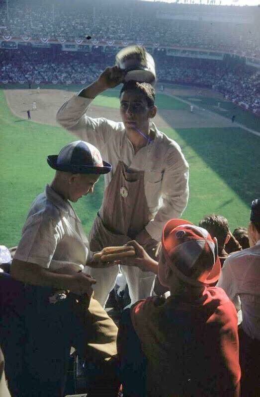 ouroldballgame's tweet photo. Happy National Hot Dog day!

“A hot dog at the ball park is better than roast beef at the Ritz.”
-Humphrey Bogart https://t.co/mAlEciGT5M