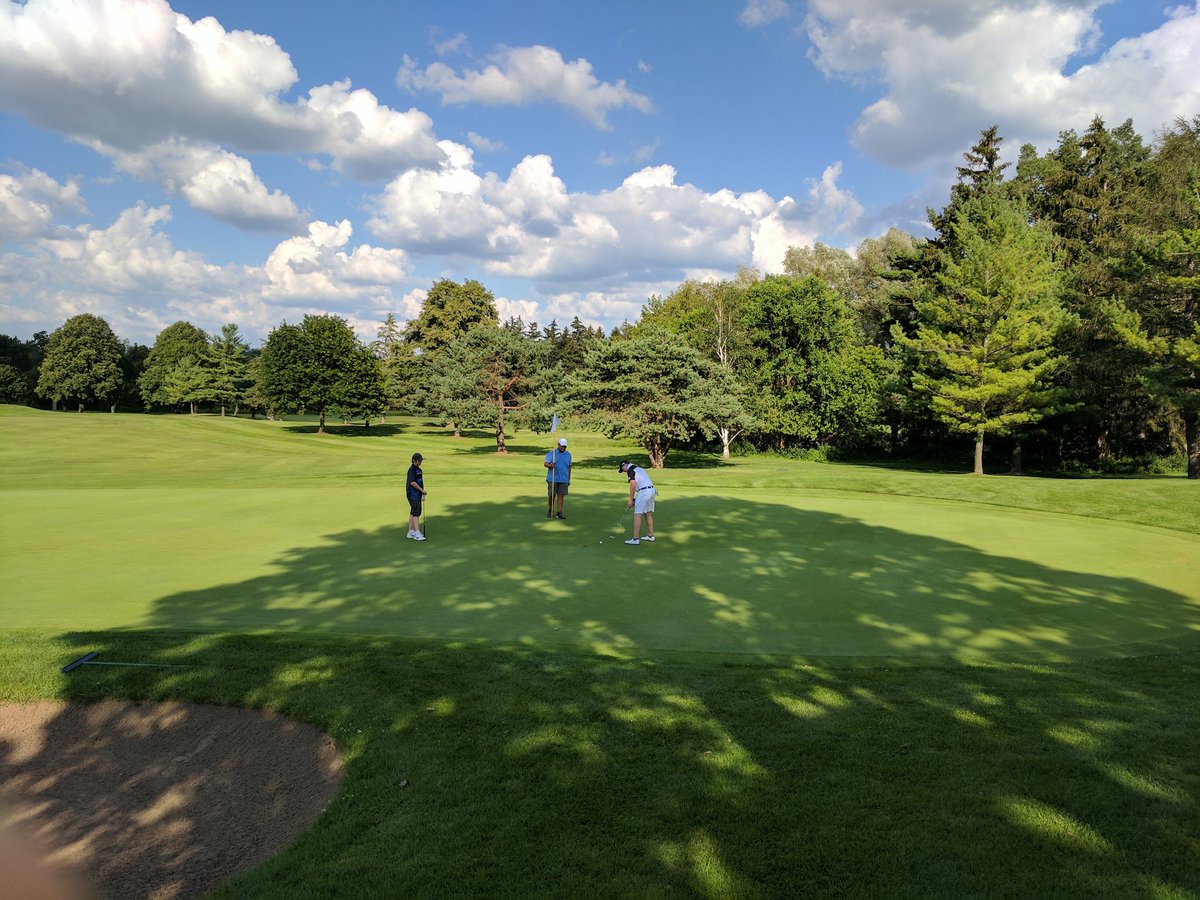 GoTeam_NT's tweet photo. Zack Horton's last putt of the day #18Holes #2017Golf https://t.co/Fh1yFx0lh0