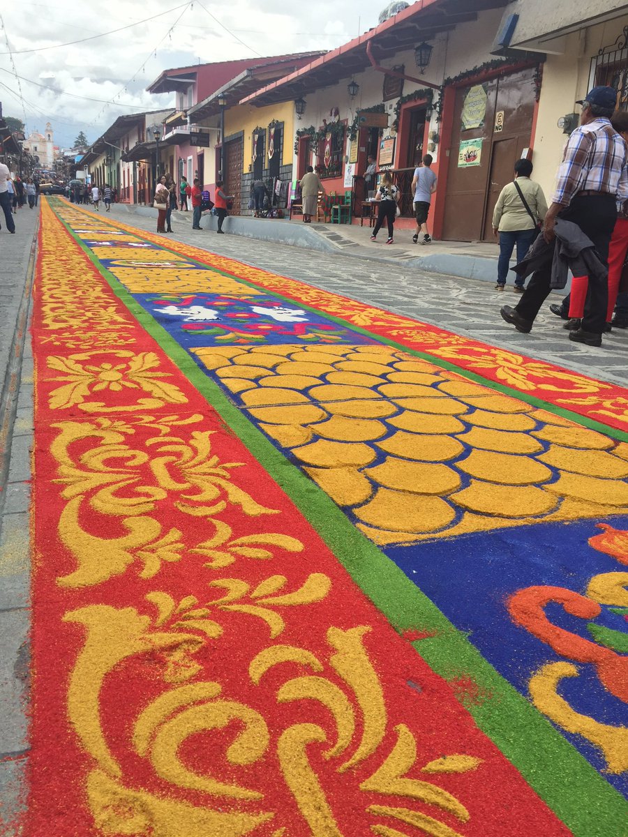 XicoVeracruzMx's tweet photo. Hoy inician las fiestas centrales en Honor a Sta Ma Magdalena en #XicoVeracruz ven y vive la magia de nuestra gente, hoy visita la Alfombra https://t.co/IAoFgRx6H4