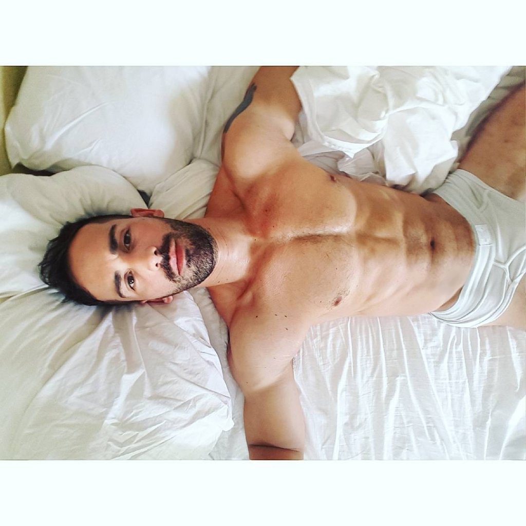 o_lmese's tweet photo. Bona nit, buenas noches 💤🔥 https://t.co/r2eQeCshHZ