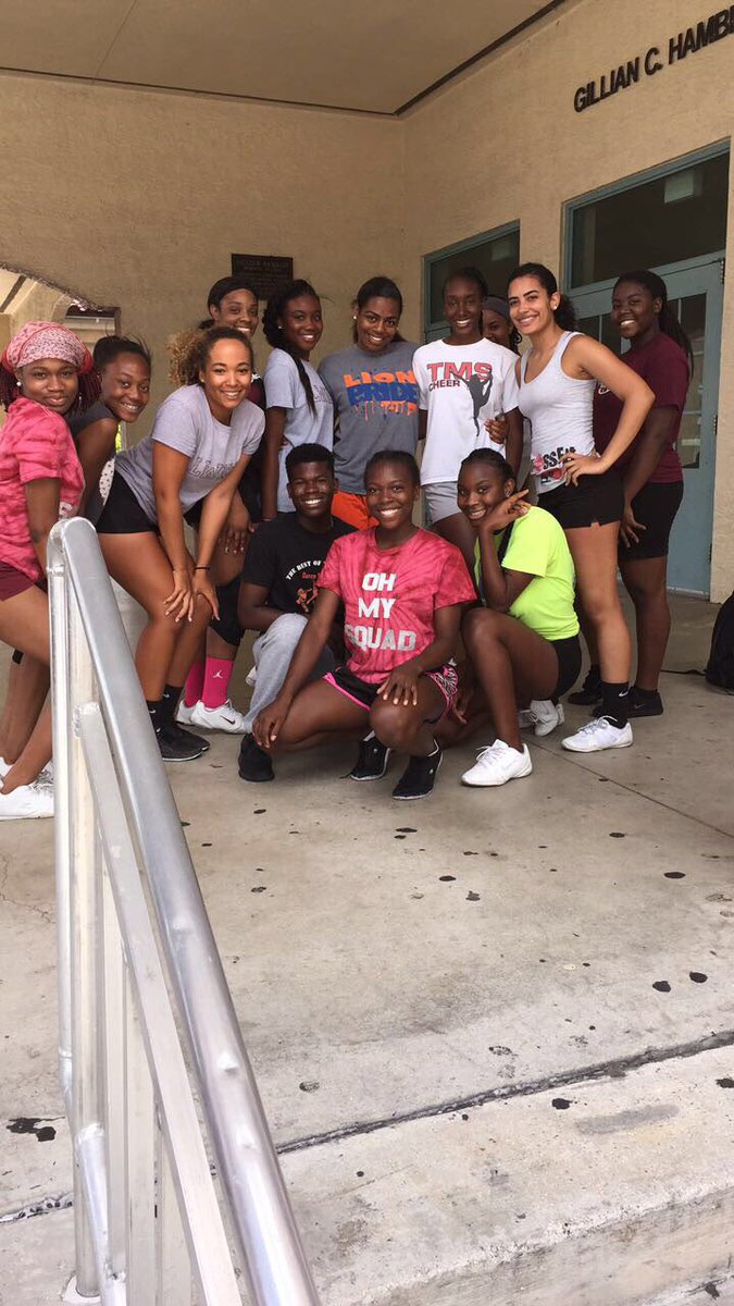 FMUcheer_dance's tweet photo. Captain Asia (Orange Squad) providing community service at Lakeworth High School!   #fmucheer #flomocheer  #flomogivingback https://t.co/8Qi4oqfdQQ