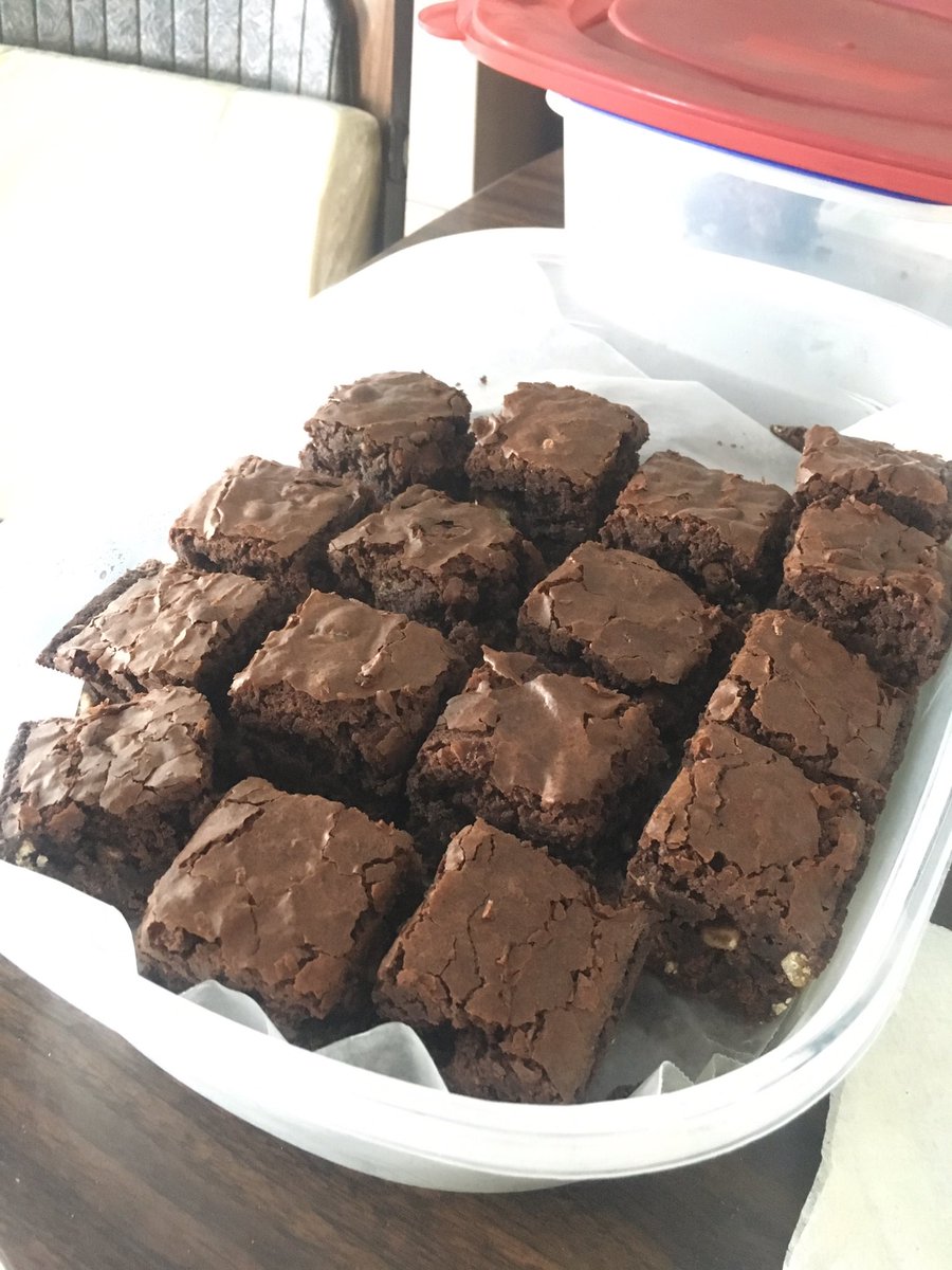 GraysonSavio's tweet photo. Currently drowning in brownies... #thisishowigo https://t.co/9dTSyebCAP