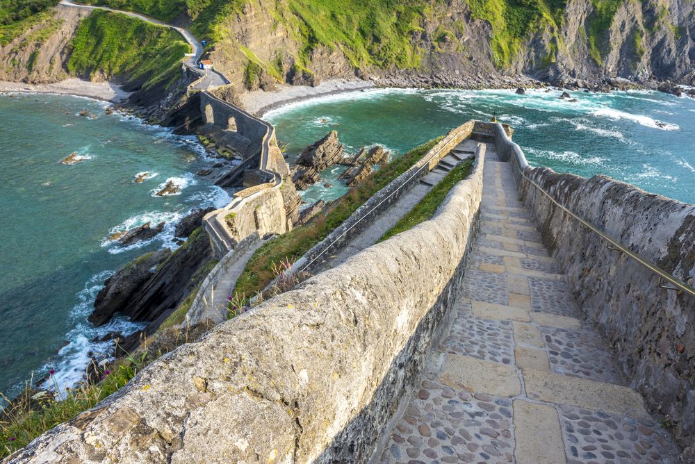 EspanaEnLatam's tweet image. Rocadragón, el lugar donde se conocerán Jon Nieve y Daenerys.
O mejor dicho, bienvenidos a ¡San Juan de #Gaztelugatxe!
#JuegoDeTronos #spain