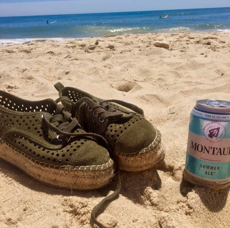 JSlidesFootwear's tweet photo. Life's always better at the #beach ☀️🌊 RILEYY perforated espadrilles #beachlife #Montauk #LongIsland 
https://t.co/viCIaCxvU9 https://t.co/0J9EGxv9cH