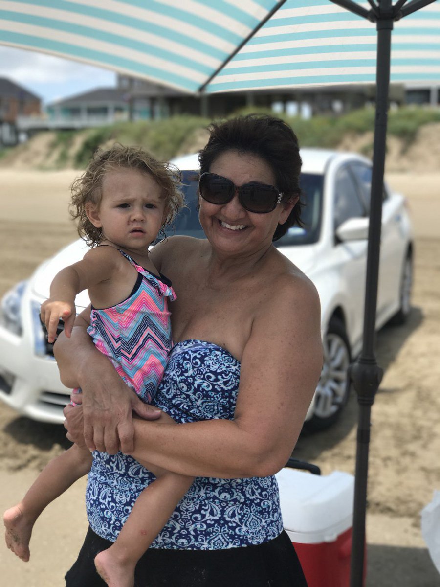 NicoleS89's tweet photo. Beach Getaway 🌊 https://t.co/bfRxWGtXyI https://t.co/U5AELqNIhH
