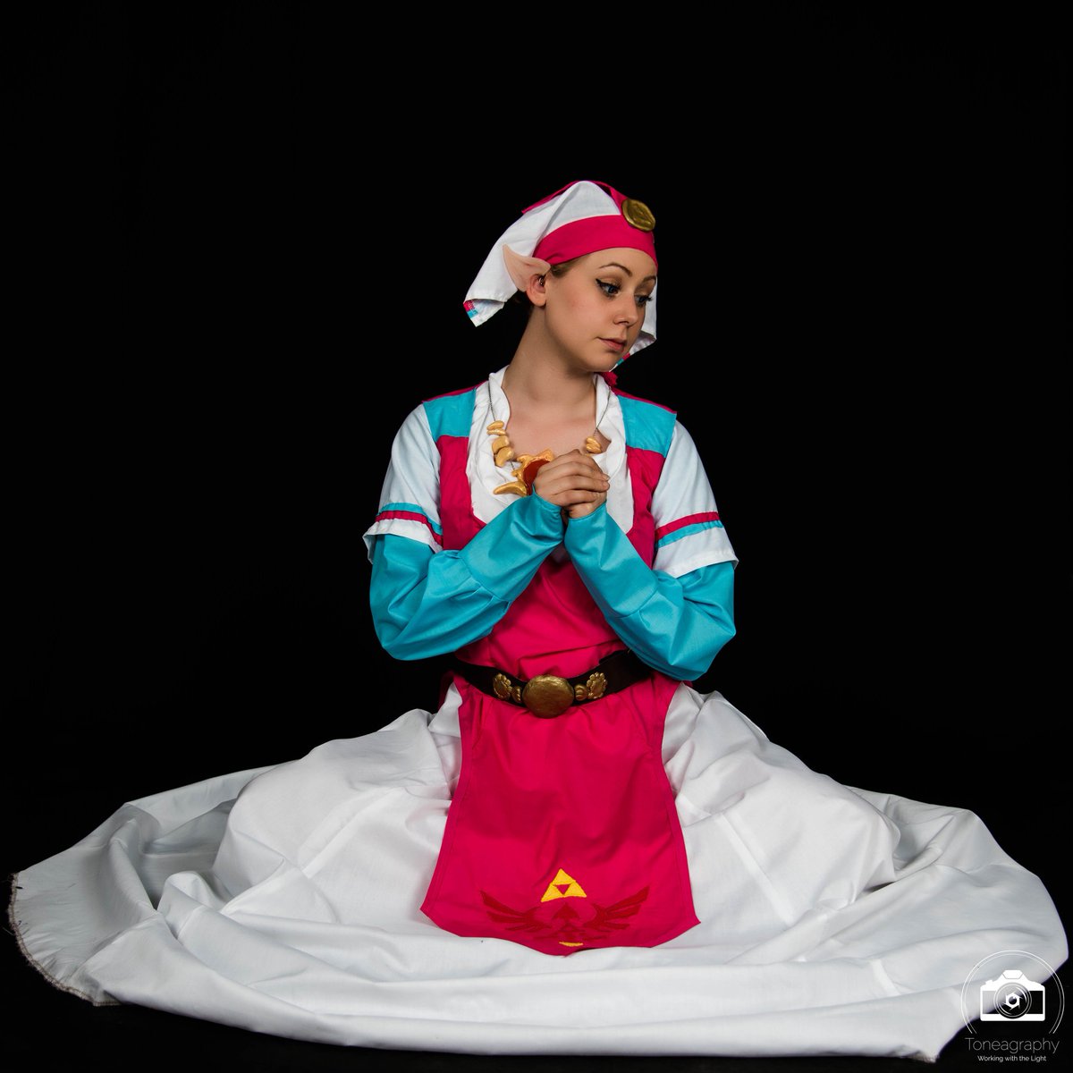 bendyscostuming's tweet photo. Just marketing @toneagraphy because he great... #Zelda #ocarinaoftime #cosplay #yesimadethat #handmade https://t.co/T8zFk1CY7o